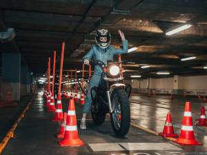 Как происходит обучение вождению мотоцикла в мотошколах Москвы?